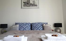 Beautiful City Centre Apartament